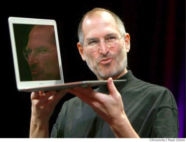 Steve Jobs introduces the MacBook Air