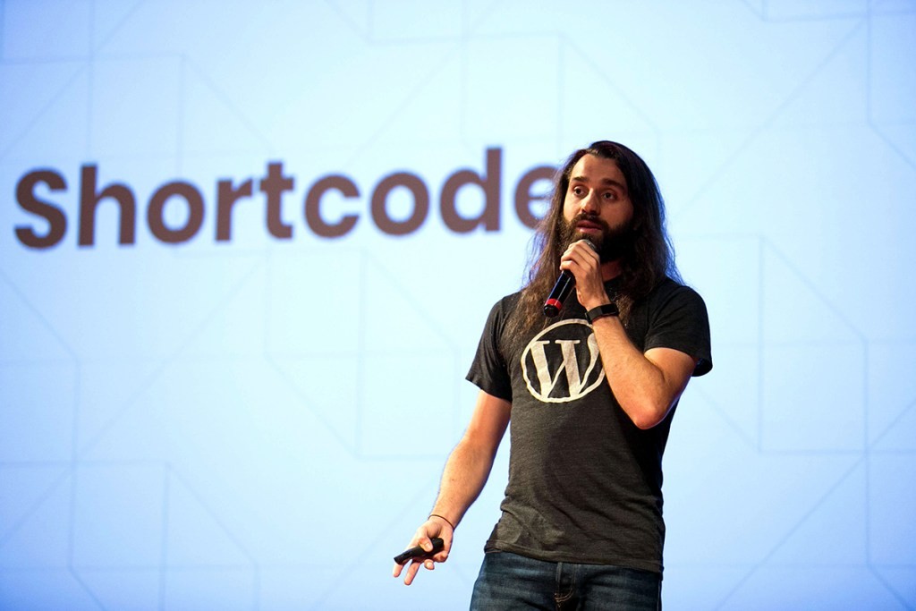 Daniel giving a talk at WordCamp São Paulo 2018 
